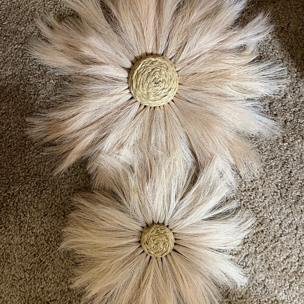 Feather flower wall decor